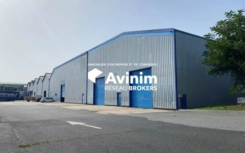Industrial in Corbeil-Essonnes for lease Building Photo- Image 1 of 5