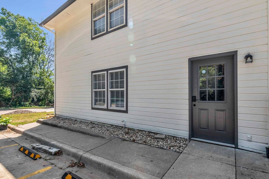 KC Metro 72-Unit Multifamily Portfolio portfolio of 1 properties for sale on LoopNet.ca - Building Photo - Image 3 of 18
