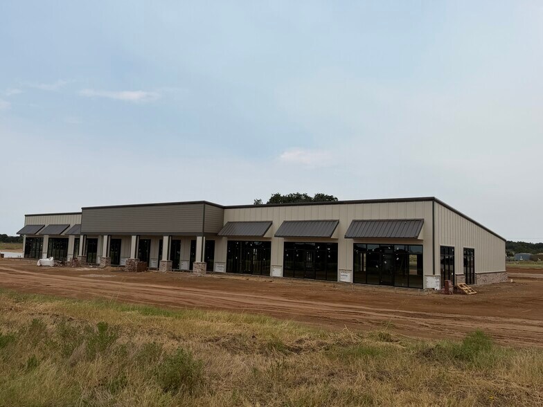 1001 Industrial Ct, Weatherford, TX à louer - Photo du bâtiment - Image 3 de 3