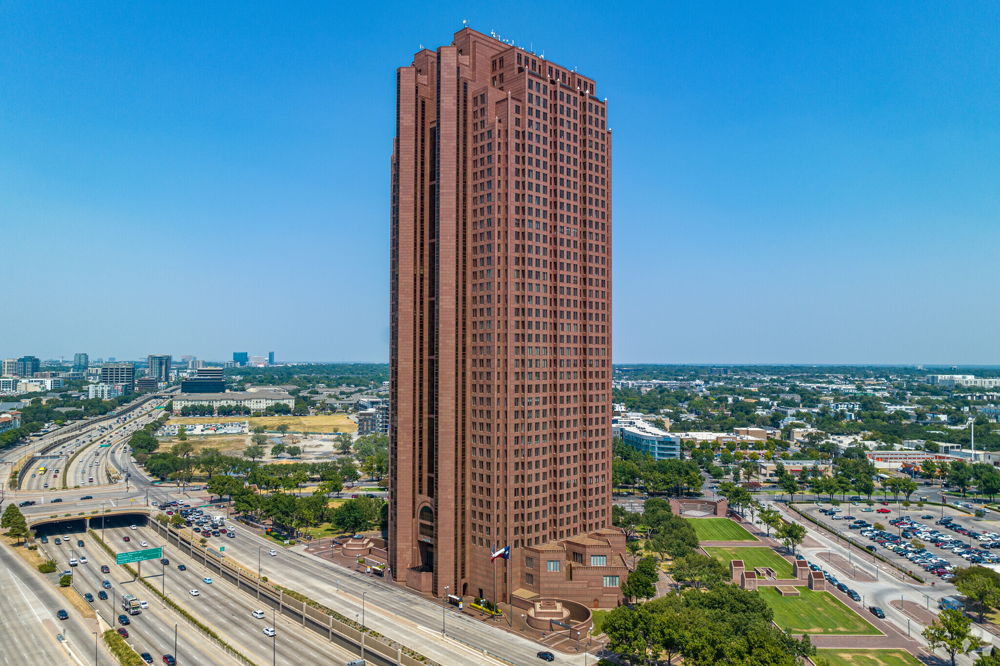 2711 N Haskell Ave, Dallas, TX à louer Photo du bâtiment- Image 1 de 25