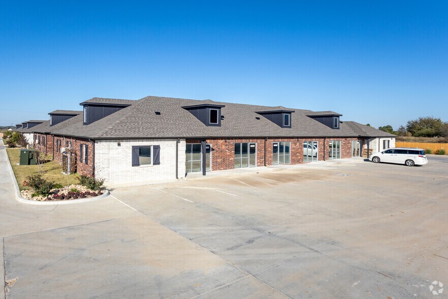 15067 S Elwood Ave, Glenpool, OK for sale - Primary Photo - Image 1 of 3