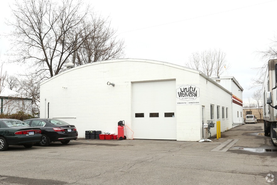 93 Ecorse Rd, Ypsilanti, MI for lease - Building Photo - Image 2 of 5