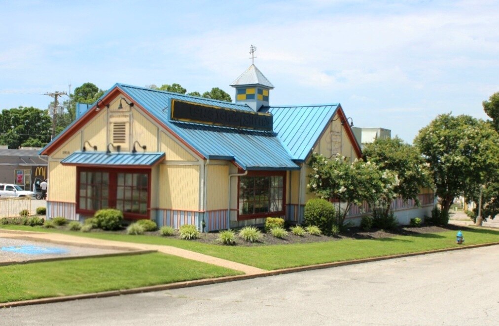 1919 N Highland Ave, Jackson, TN for lease Primary Photo- Image 1 of 2