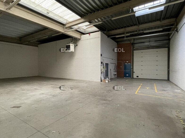 Flex in Chambly for lease - Interior Photo - Image 2 of 6