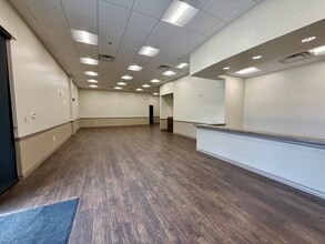 2424 W Pleasant Run Rd, Lancaster, TX for lease Interior Photo- Image 1 of 3