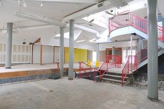 125 E Jericho Tpke, Huntington Station, NY for lease Interior Photo- Image 1 of 7