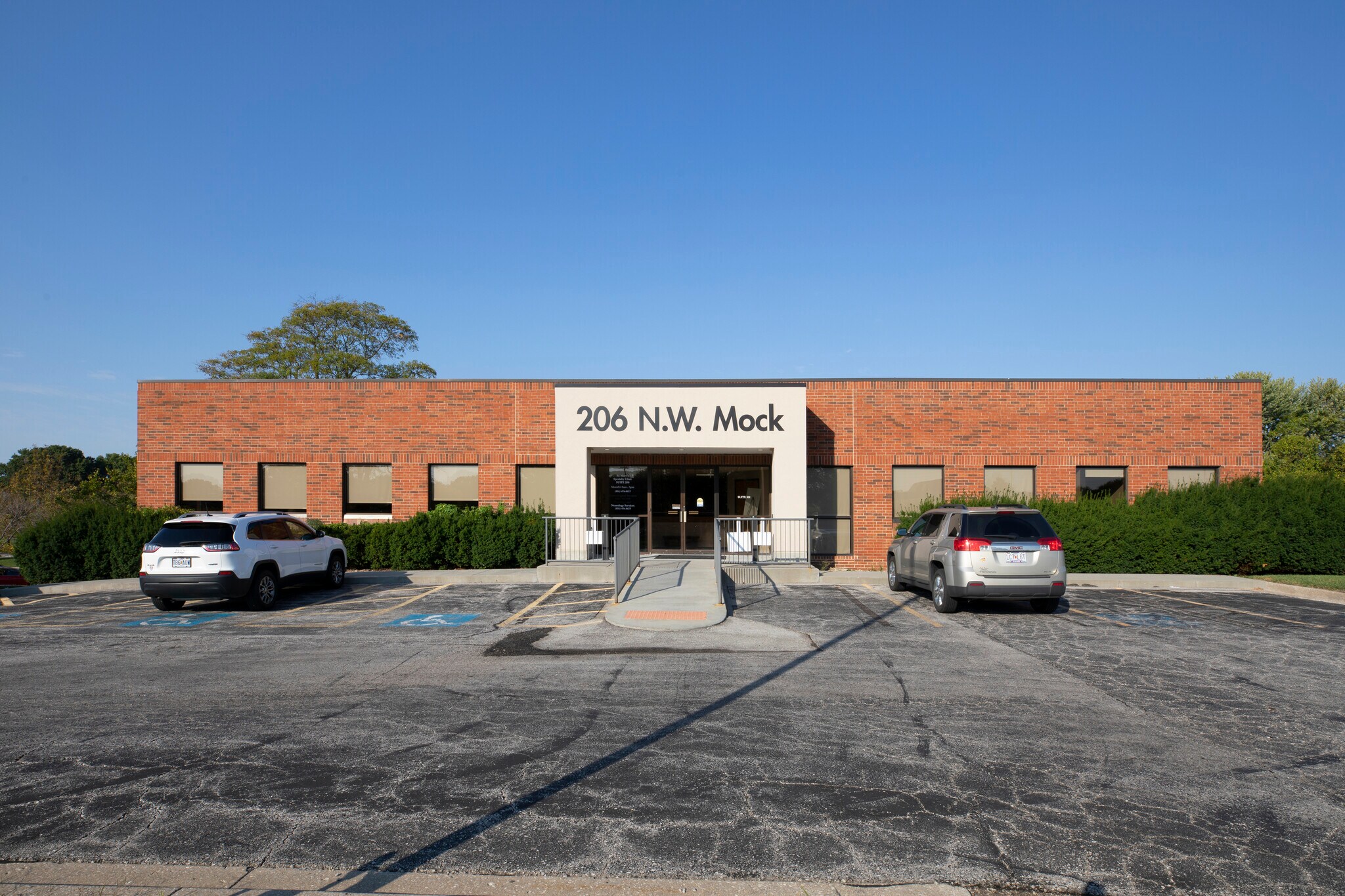 206 NW Mock Ave, Blue Springs, MO for lease Building Photo- Image 1 of 2