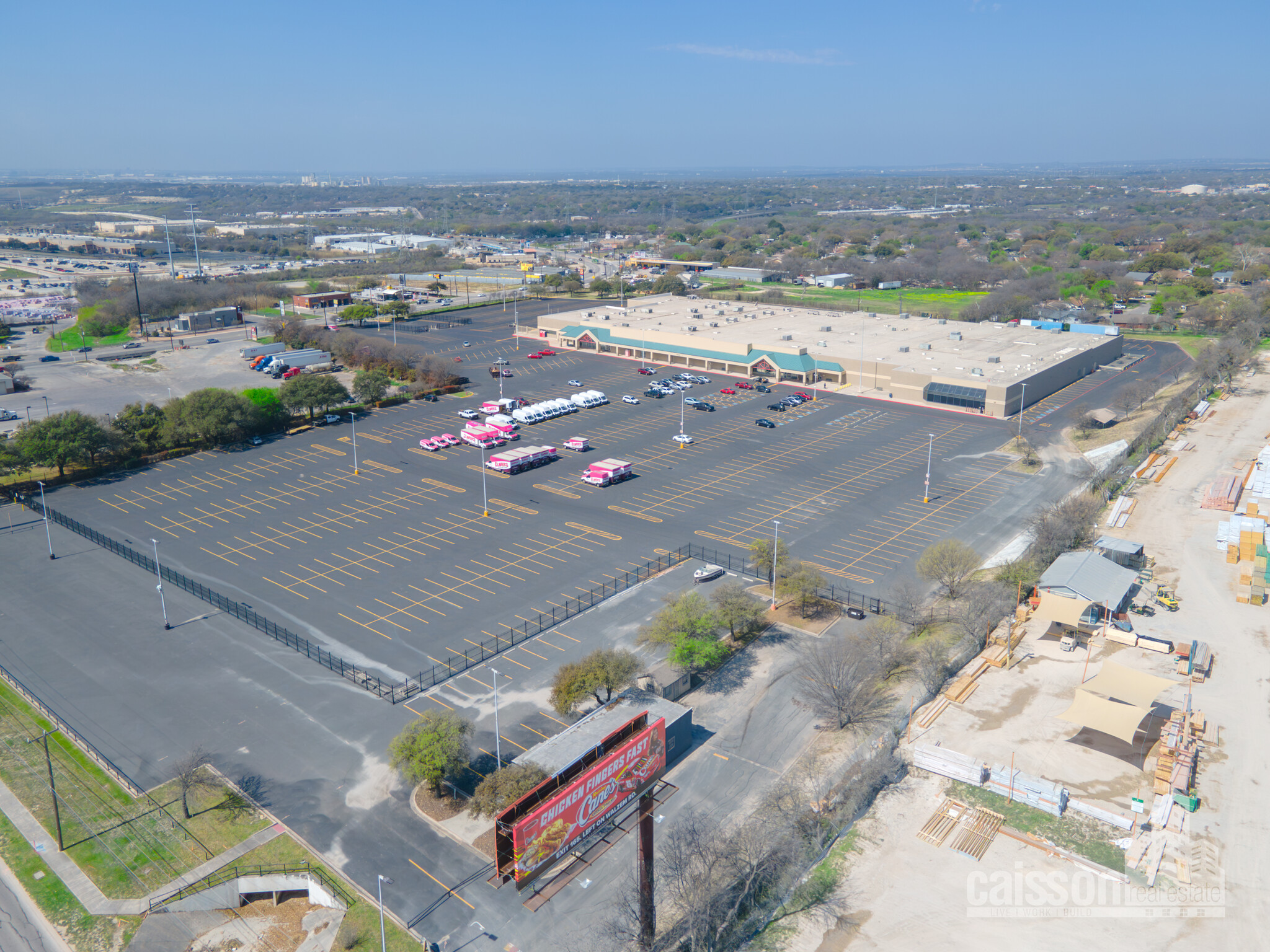 11711 IH 35 N, San Antonio, TX for lease Building Photo- Image 1 of 9