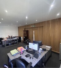 16 College Ave, Harrow for lease Interior Photo- Image 2 of 3