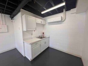 300 S Raymond Ave, Pasadena, CA for lease Interior Photo- Image 2 of 7