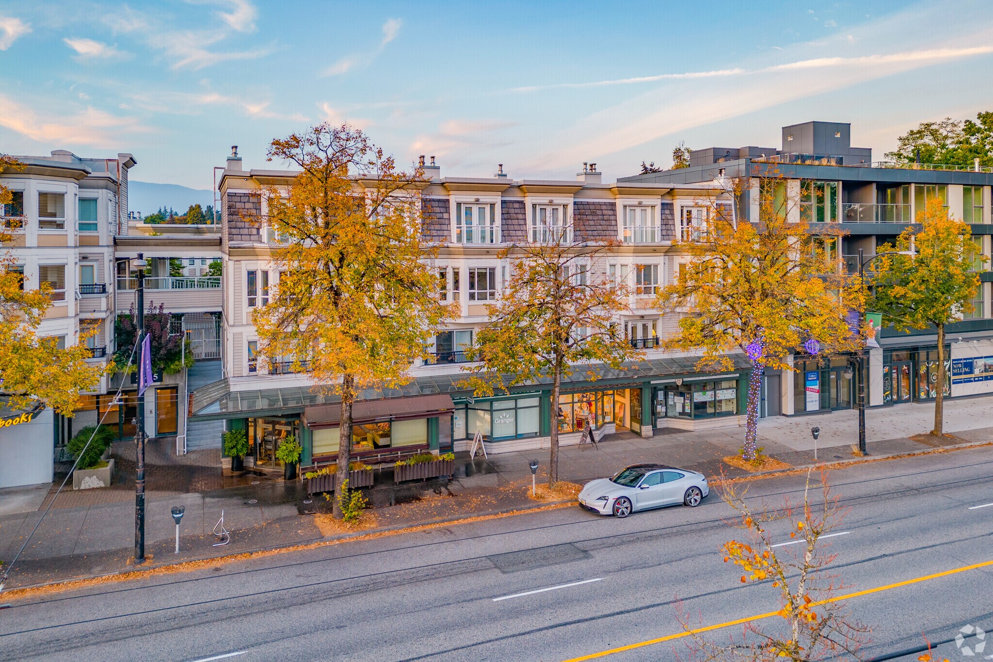 2525-2567 W Broadway, Vancouver, BC for sale Primary Photo- Image 1 of 1