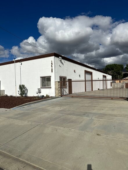 121 N Dillon Ave, San Jacinto, CA à vendre - Photo du bâtiment - Image 1 de 13