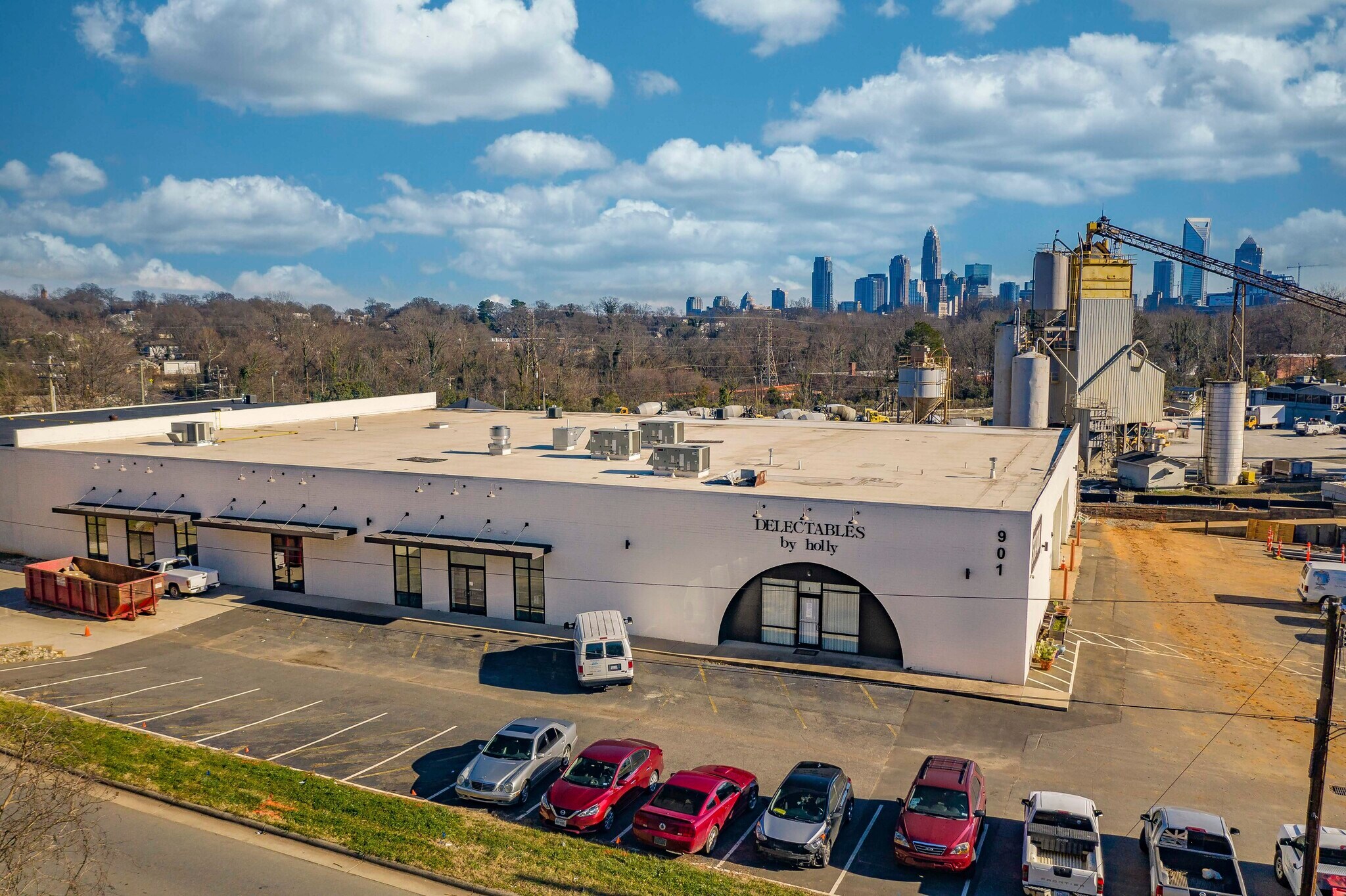 901 Berryhill Rd, Charlotte, NC for lease Building Photo- Image 1 of 2