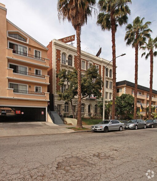 335 S Berendo St, Los Angeles, CA à vendre - Photo du bâtiment - Image 3 de 11