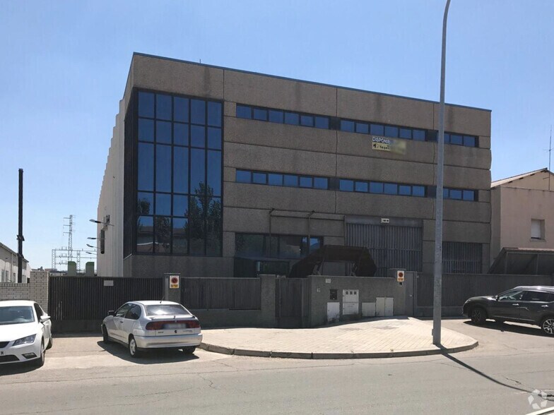 Paseo Arroyomolinos, 51, Móstoles, Madrid à louer - Photo du bâtiment - Image 2 de 26