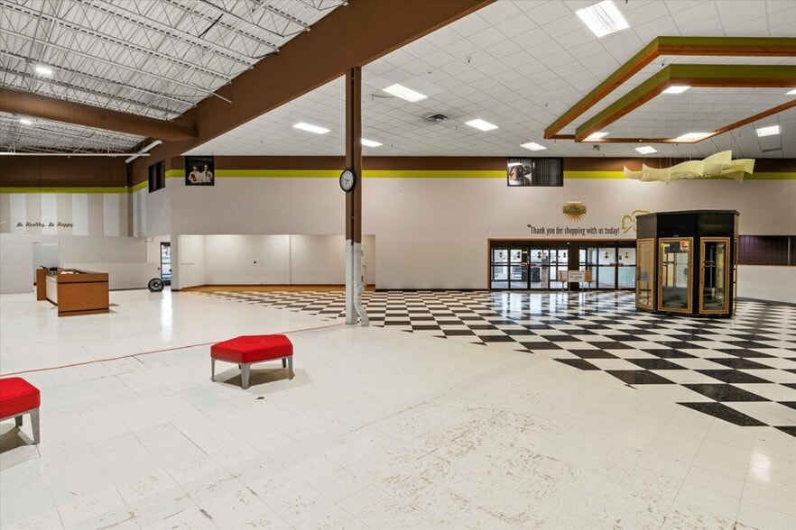 1230 N Main St, Viroqua, WI for sale - Building Photo - Image 3 of 41