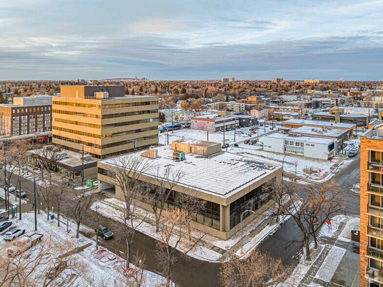 12315 Stony Plain Rd NW, Edmonton, AB à louer - Aérien - Image 2 de 7