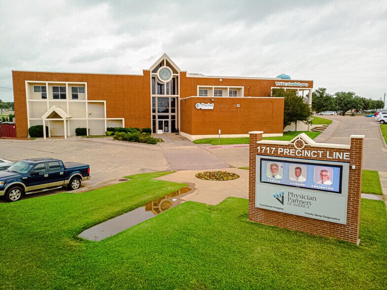 1717 Precinct Line Rd, Hurst, TX for lease - Building Photo - Image 2 of 14