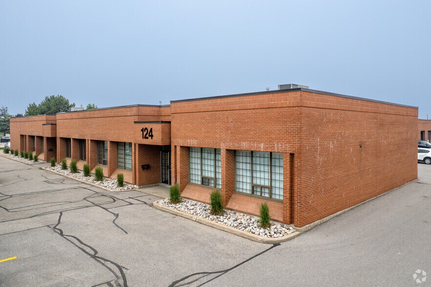 124 Connie Cres, Concord, ON à vendre - Photo du bâtiment - Image 1 de 1