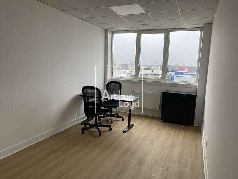 Bureau dans Moissy-Cramayel à louer - Photo intérieure - Image 1 de 4