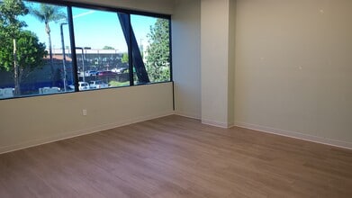 3434 Midway Dr, San Diego, CA for sale Interior Photo- Image 2 of 5