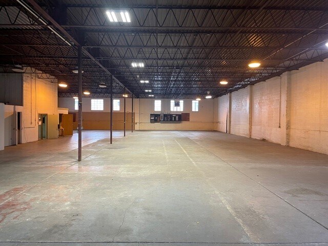 1 23rd St, Wheeling, WV à vendre - Photo intérieure - Image 2 de 4