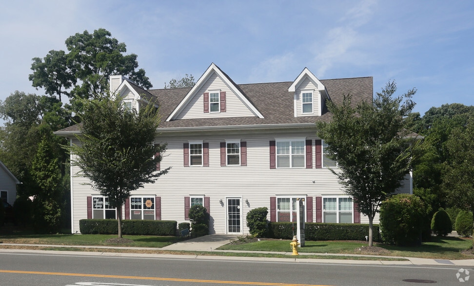 1980 Route 112, Coram, NY for lease - Building Photo - Image 3 of 9