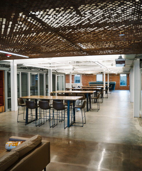 1300 South Blvd, Charlotte, NC for lease - Interior Photo - Image 1 of 5