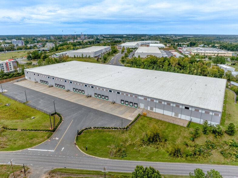 194 Springhill Farm Rd, Fort Mill, SC for lease - Building Photo - Image 2 of 8