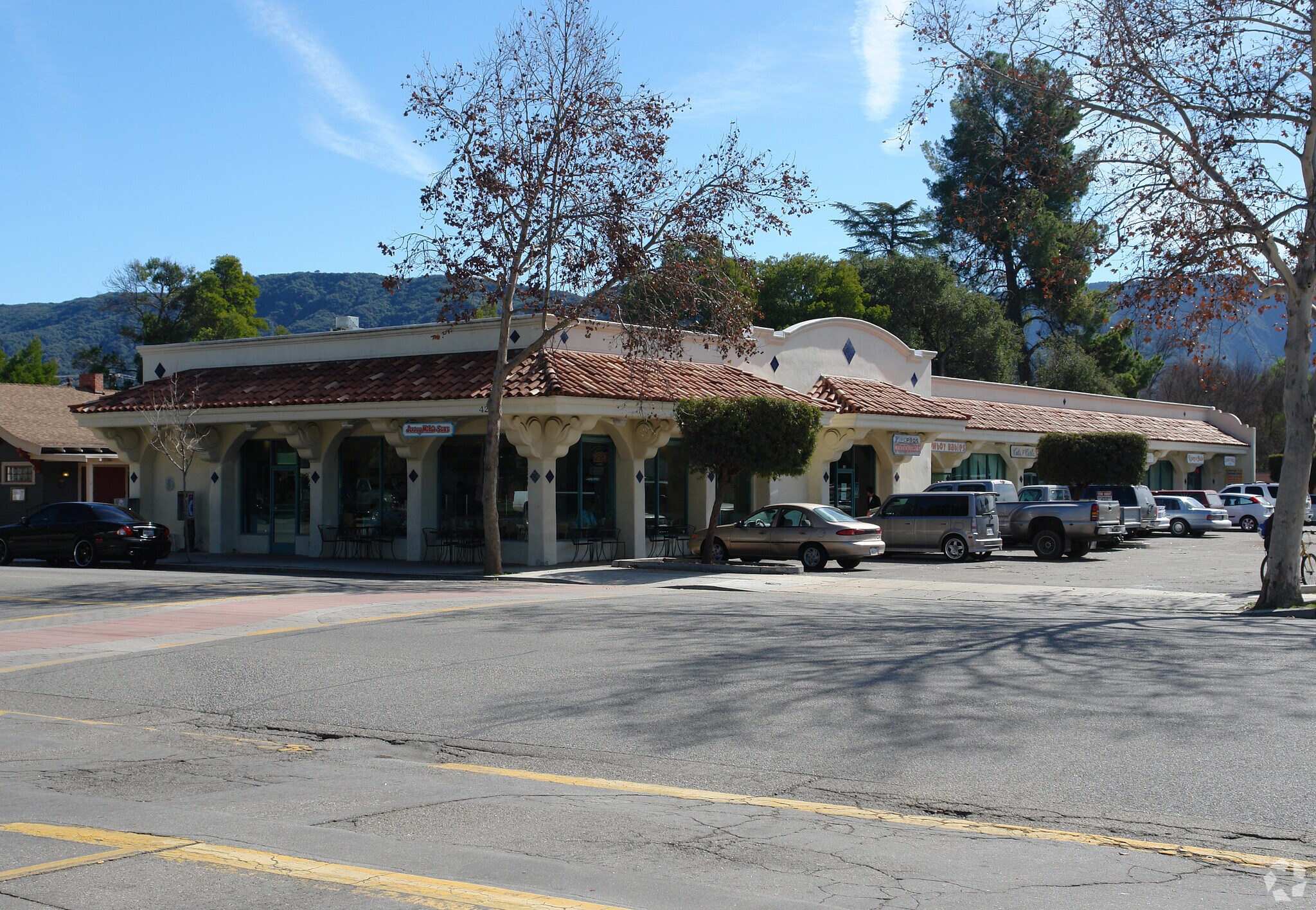 423 E Ojai Ave, Ojai, CA à louer Photo du bâtiment- Image 1 de 11