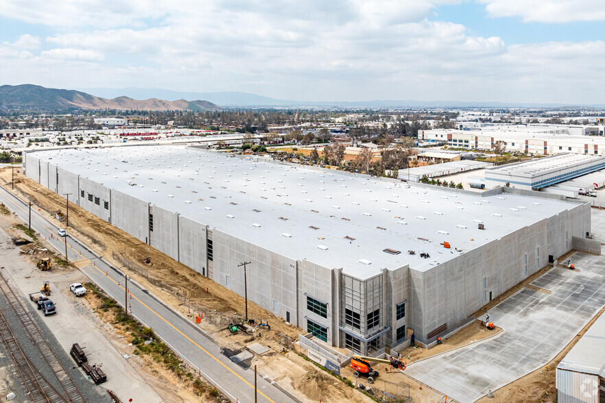 14874 Santa Ana Ave, Fontana, CA for lease - Aerial - Image 3 of 7