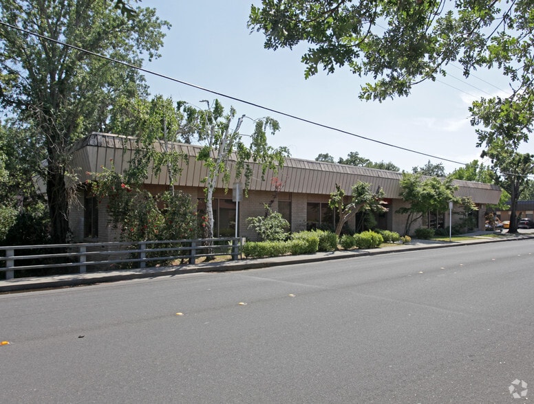 1224 Coloma Way, Roseville, CA for lease - Building Photo - Image 2 of 8