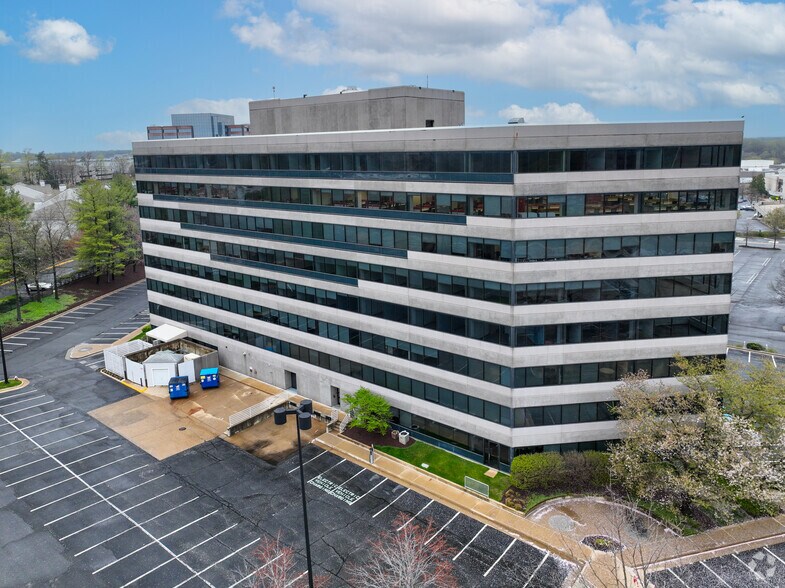 12015 Lee Jackson Memorial Hwy, Fairfax, VA à louer - Photo du bâtiment - Image 3 de 5