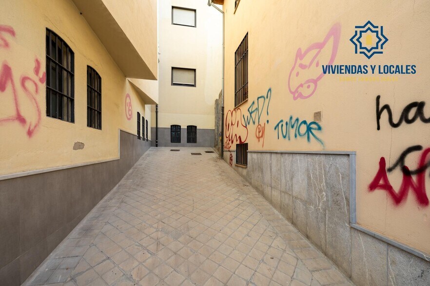 Terrain dans Granada, Granada à vendre - Photo du bâtiment - Image 2 de 15