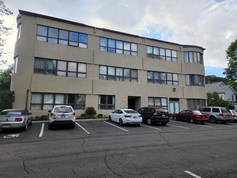 72-74 North St, Danbury, CT for lease - Building Photo - Image 1 of 9