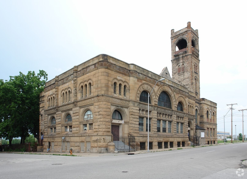 1000 E 9th St, Kansas City, MO for sale - Building Photo - Image 2 of 9