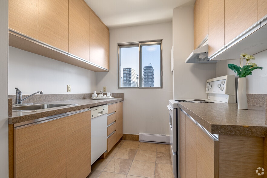 2021 Av Atwater, Montréal, QC à louer - Photo intérieure - Image 3 de 27