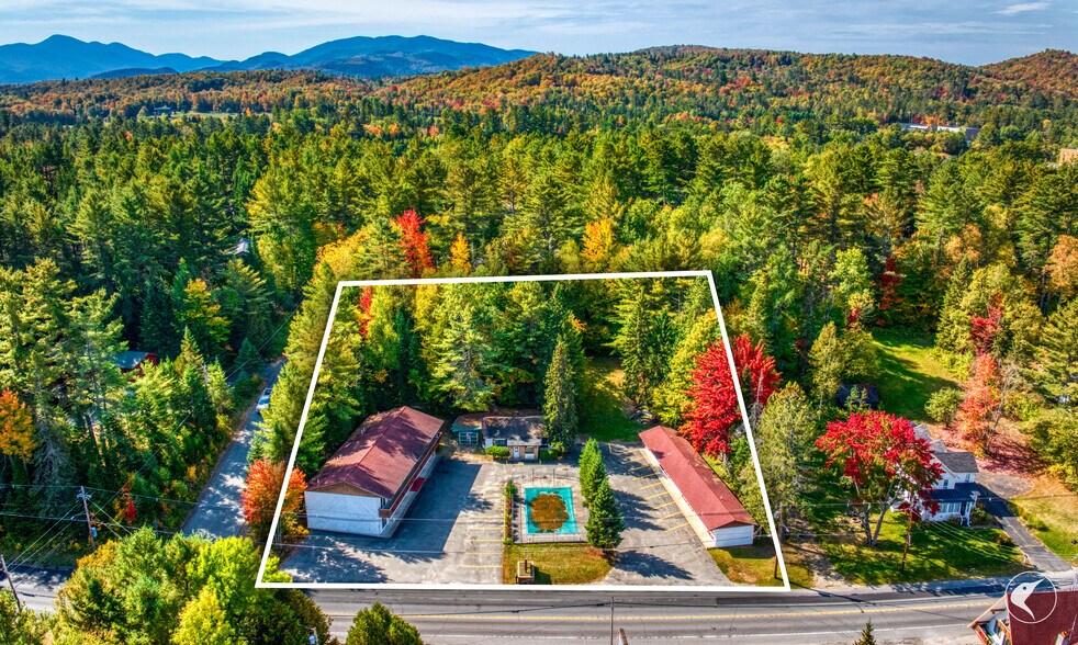 5825 Cascade Rd, Lake Placid, NY à vendre - Photo du bâtiment - Image 2 de 8