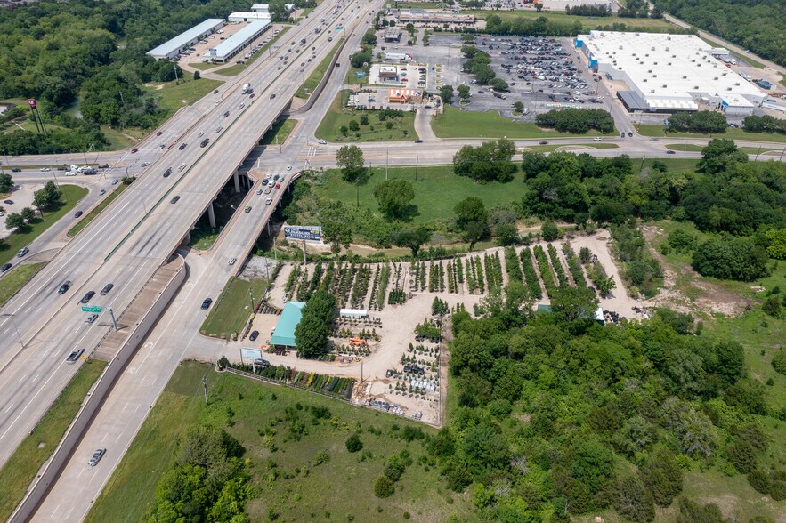 212 S Interstate 35 E, Lancaster, TX à vendre - Photo du bâtiment - Image 1 de 10
