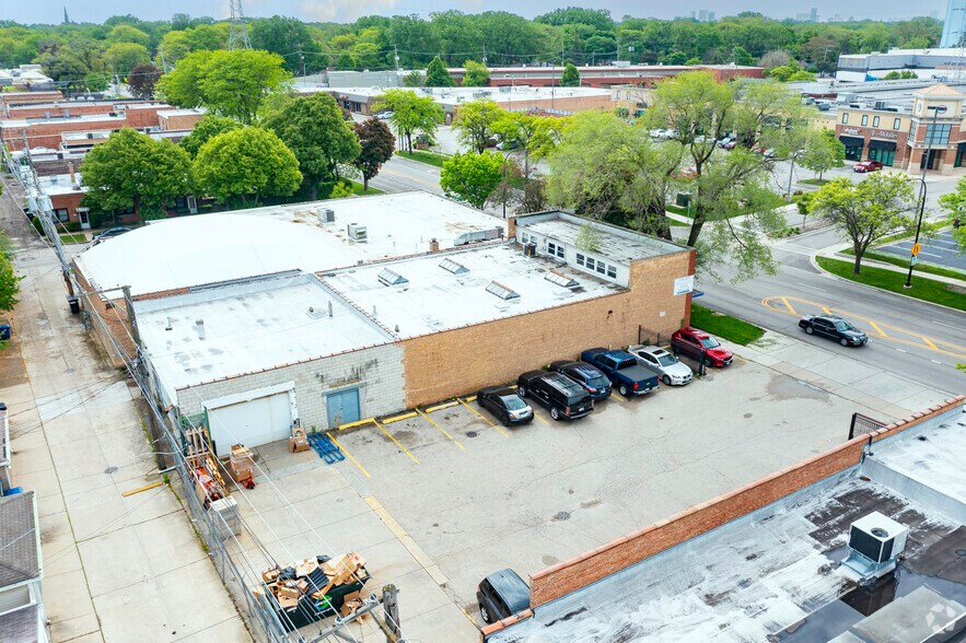 2409 Main St, Evanston, IL à louer - Photo du bâtiment - Image 3 de 5