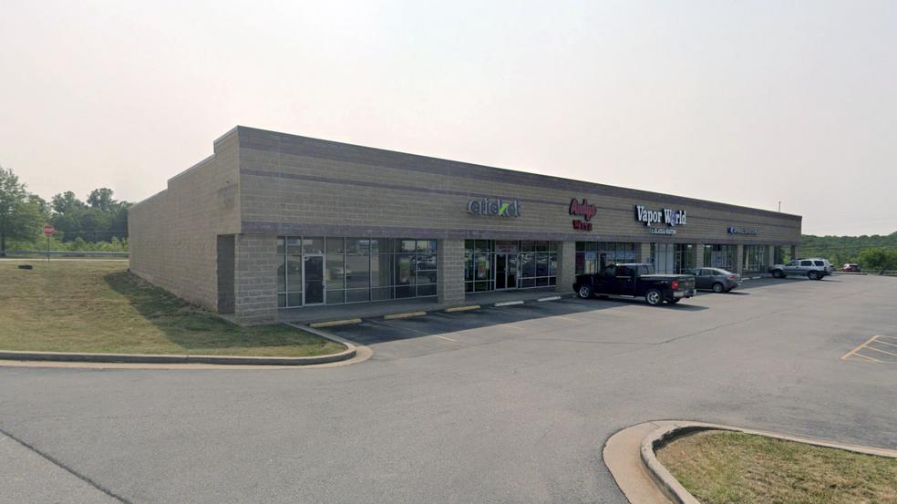 108 Cecil St, Camdenton, MO for lease - Building Photo - Image 3 of 7