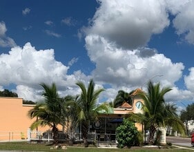 2801-2815 N Tamiami Trl, Sarasota, FL for lease Building Photo- Image 1 of 1