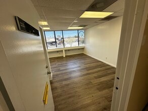 21044 Sherman Way, Canoga Park, CA for lease Interior Photo- Image 2 of 16