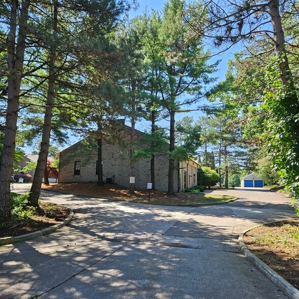 70 W Streetsboro Rd, Hudson, OH for lease - Building Photo - Image 3 of 26