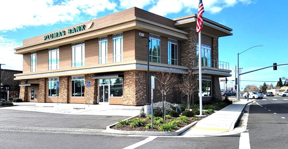 1280 Bridge St, Yuba City, CA à louer - Photo du bâtiment - Image 1 de 7