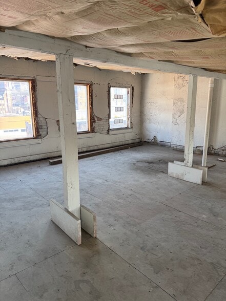 2035 Elm St, Cincinnati, OH à vendre - Photo du bâtiment - Image 2 de 8