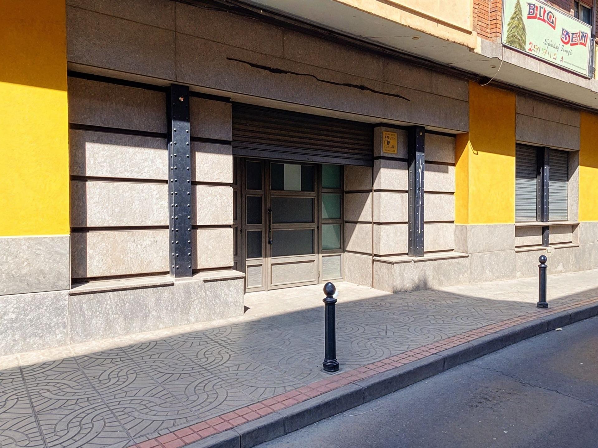 Retail in Mora, Toledo for lease Interior Photo- Image 1 of 17