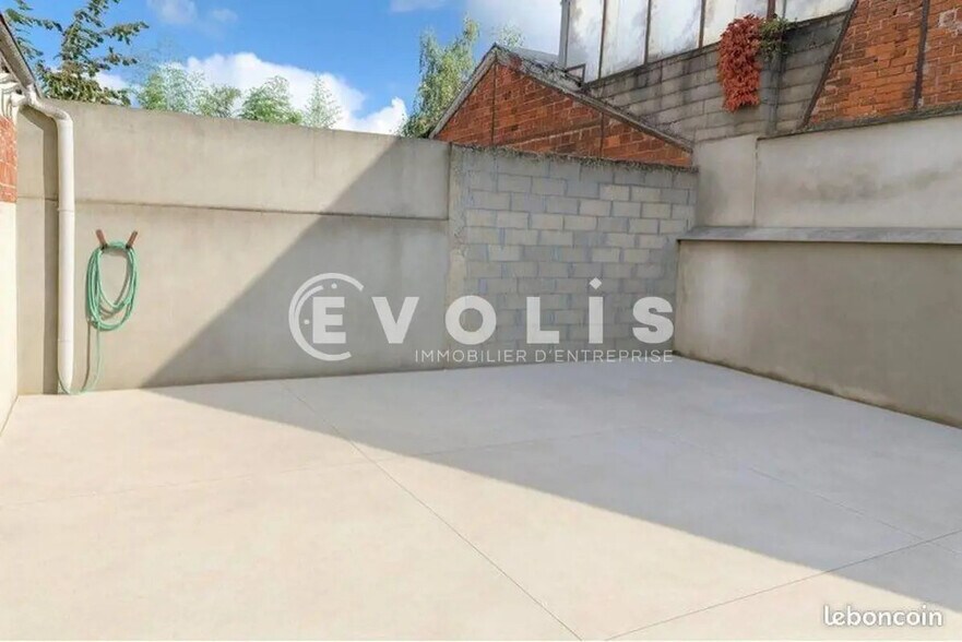 Bureau dans Gentilly à louer - Photo du bâtiment - Image 2 de 3