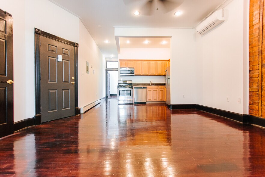 1450 Greene Ave, Brooklyn, NY à vendre - Photo du bâtiment - Image 2 de 12