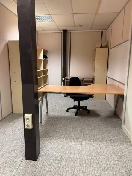 Office in Houilles for lease - Building Photo - Image 3 of 38